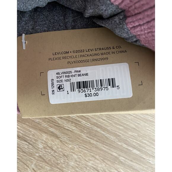 Levi's Men's Beanie Lined Chunky Soft Rib Knit Solid Pink One Size - Picture 4 of 6